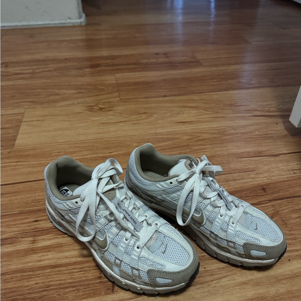 Nike Cream Running Shoes